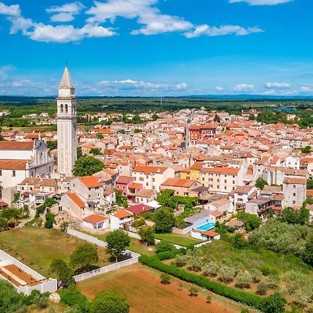 Beautiful In With Jacuzzi 度假居 *