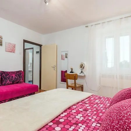 Beautiful In With Jacuzzi * Gajana