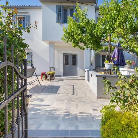 度假居 Beautiful In With Jacuzzi