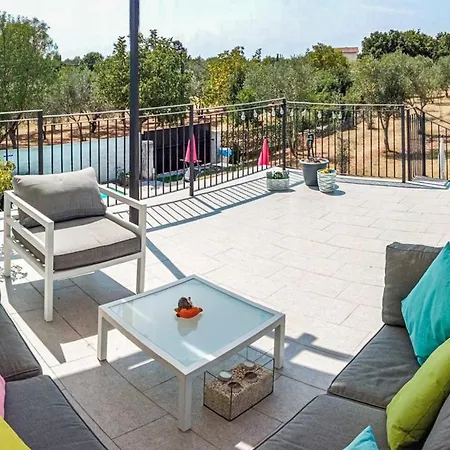 度假居 Beautiful In With Jacuzzi *