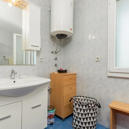 Beautiful In With Jacuzzi 度假居 *